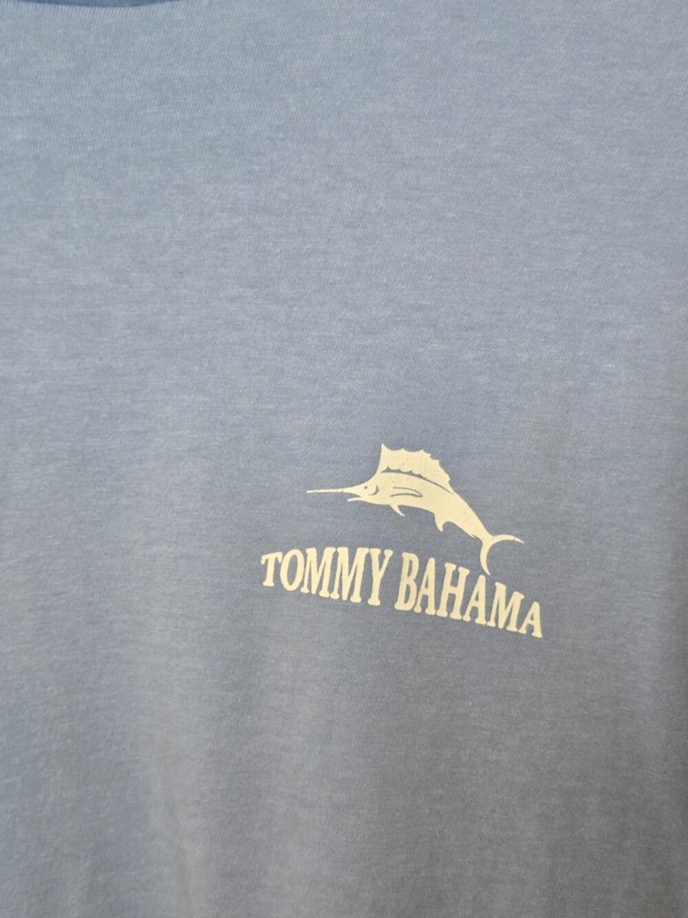 Tommy Bahama Plays At Thirst Graphic T-Shirt Men's Large Shirt Baseball Drinks - Picture 2 of 8